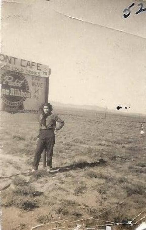 Carolyn Knuth Russell outside the Lamont Cafe 1952 – h/t Carolyn Knuth Russell